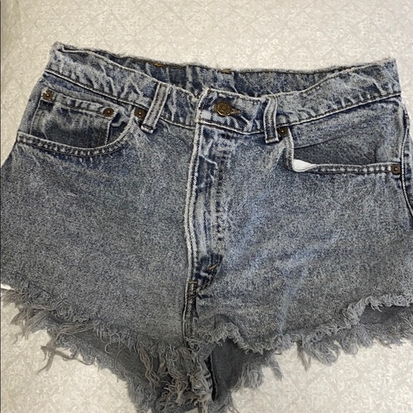 Levi’s cutoff Jean shorts - Picture 1 of 3